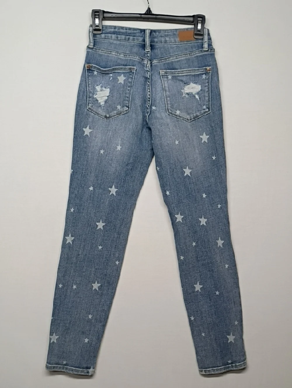 Judy Blue Star-Print Distressed Boyfriend Jeans